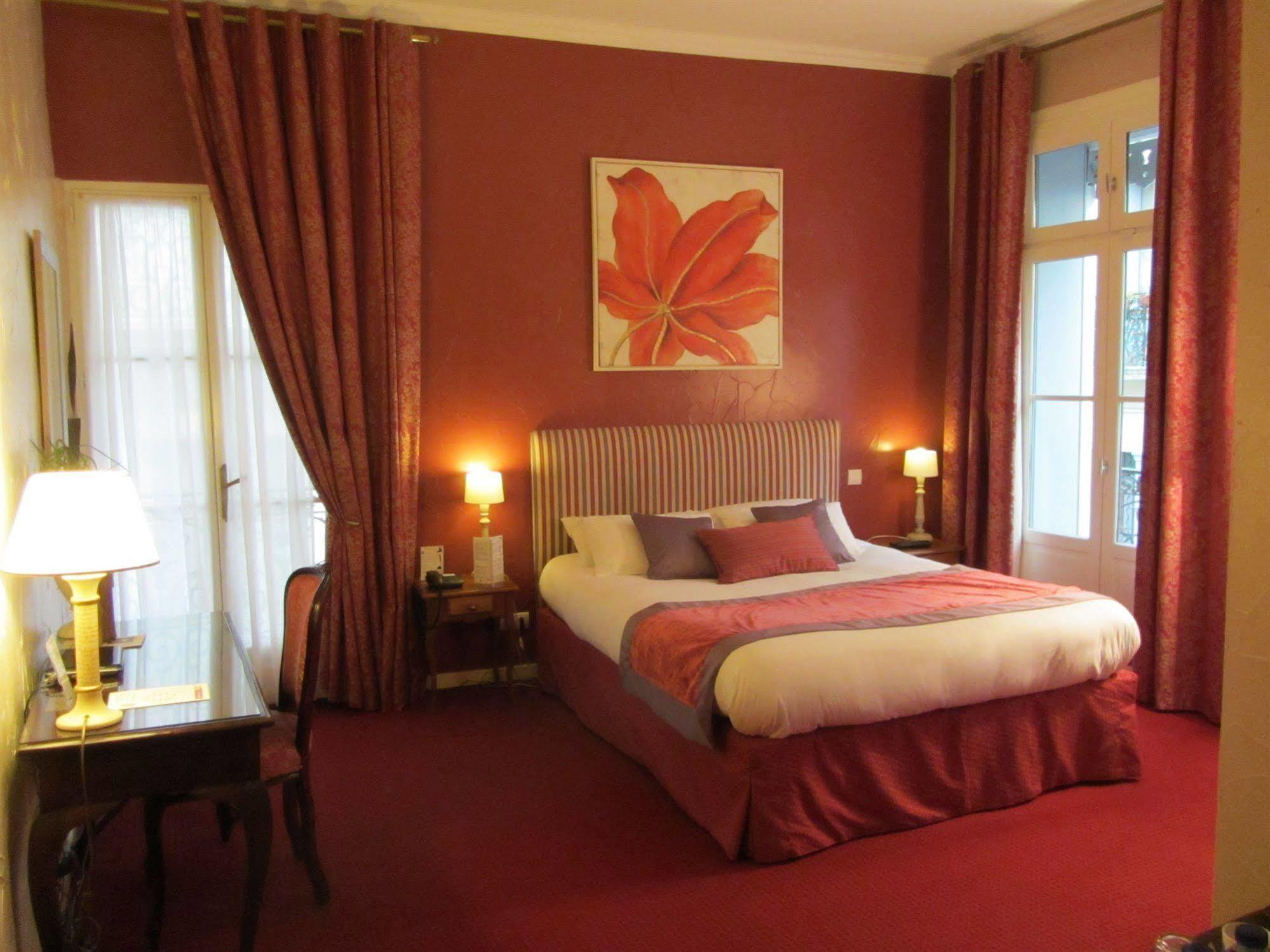 Hotel D'Aragon - Place De La Comedie Montpellier Kültér fotó
